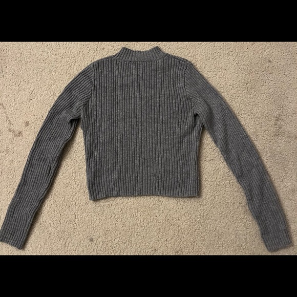 Brandy Melville gray ribbed cropped sweater - Picture 3 of 3
